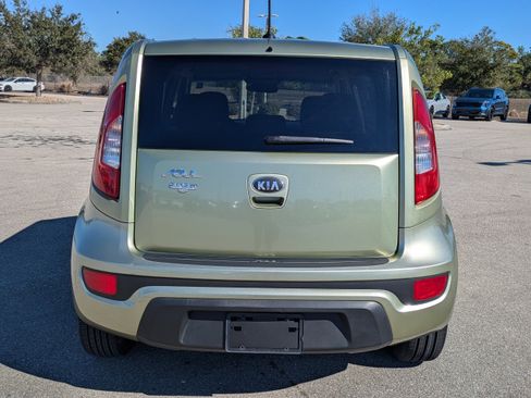 Used 2013 Kia Soul + image 5