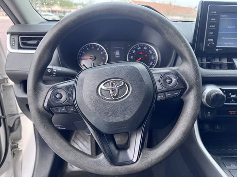 Used 2020 Toyota RAV4 LE FWD image 22