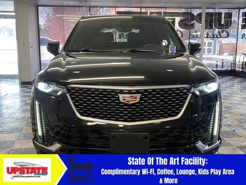 Used 2023 Cadillac XT6 Premium Luxury w/ Technology Package image 3