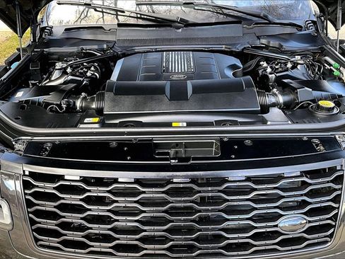 Used 2018 Land Rover Range Rover HSE image 30