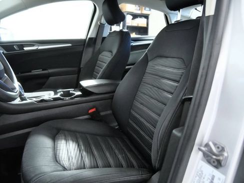Used 2016 Ford Fusion SE FWD image 17