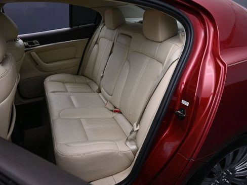 Used 2013 Lincoln MKS FWD image 27