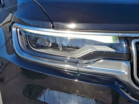 Used 2024 Jeep Wagoneer L Series III w/ Flexible Seating Group image 12