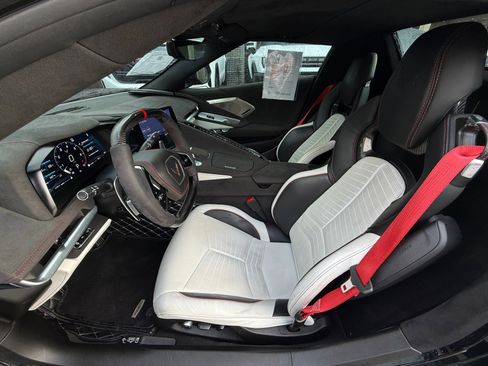 Used 2023 Chevrolet Corvette Stingray Premium Conv w/ Z51 Performance Package image 23