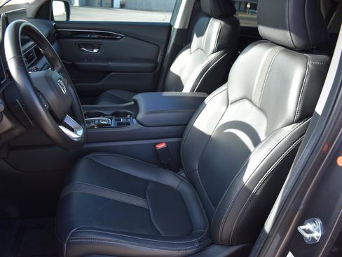 Used 2025 Honda Pilot EX-L image 25