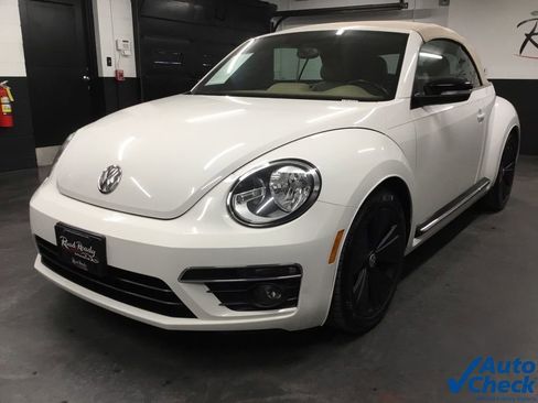 Used 2013 Volkswagen Beetle 2.0T image 16