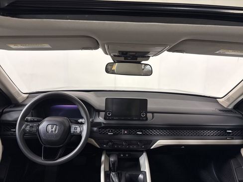 Used 2023 Honda Accord EX image 19