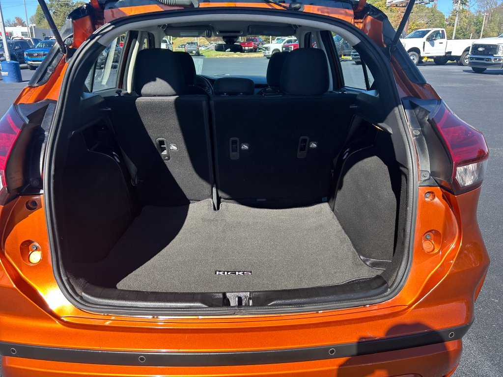 Used 2023 Nissan Kicks SV FWD image 9