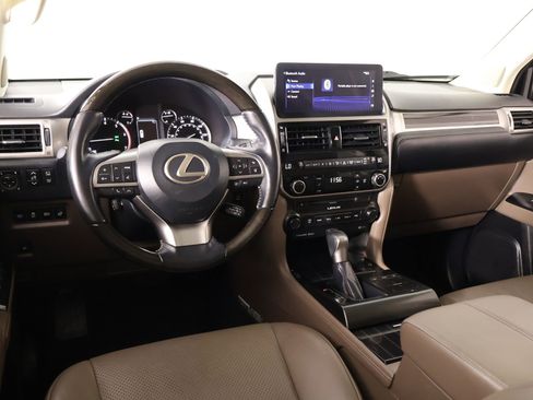 Used 2023 Lexus GX 460 Luxury w/ Accessory Package AWD/4WD image 2