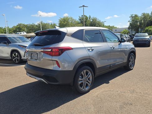 Certified 2023 Kia Seltos LX AWD/4WD image 8