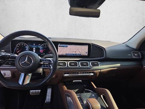 Used 2024 Mercedes-Benz GLS 580 4MATIC image 14
