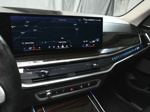Used 2024 BMW X7 xDrive40i AWD/4WD image 47