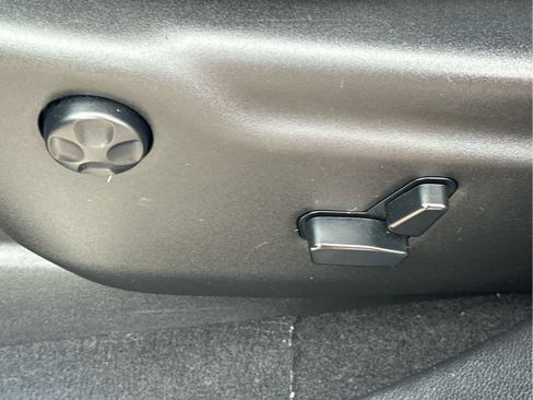 Used 2019 Jeep Grand Cherokee High Altitude image 24