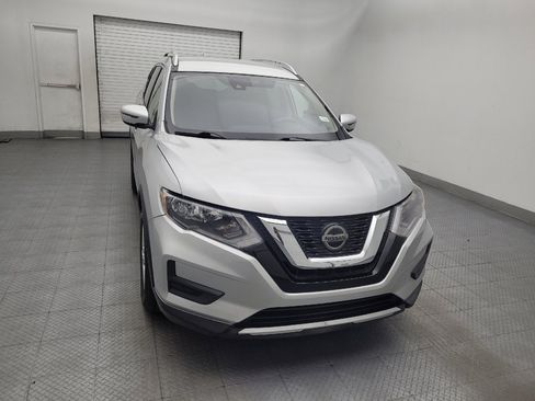 Used 2019 Nissan Rogue SV FWD image 14