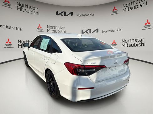 Used 2024 Honda Civic Sport image 3