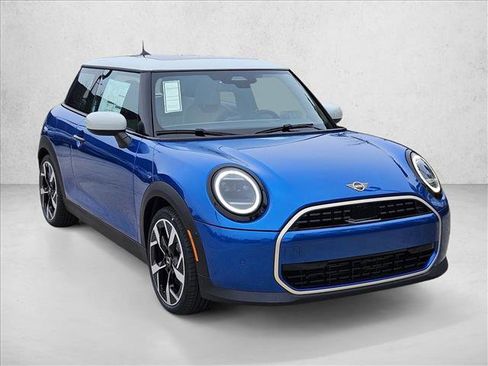 Used 2026 MINI Cooper 2-Door Hardtop FWD image 6