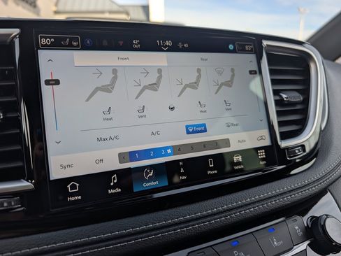 New 2026 Chrysler Pacifica Limited image 27