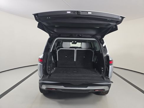 Used 2024 Rivian R1S Adventure AWD/4WD image 15