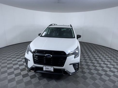 Used 2025 Subaru Ascent Bronze Edition w/ Popular Package #2 image 3