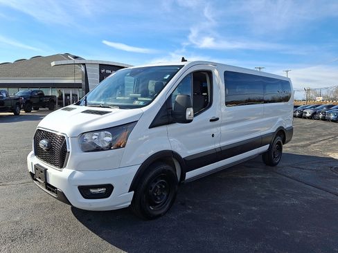 Used 2023 Ford Transit 350 XLT image 5