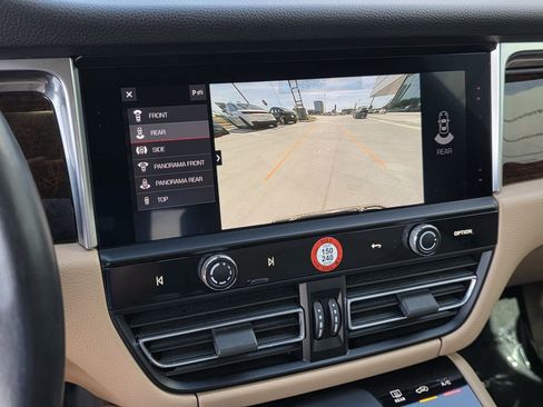 Used 2022 Porsche Macan S image 19