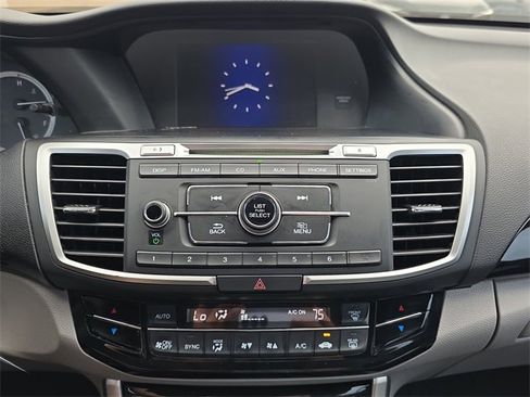 Used 2017 Honda Accord LX image 24