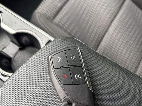 Used 2025 Chevrolet Equinox LT FWD image 18