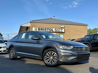 Used 2019 Volkswagen Jetta SE w/ Cold Weather Package
