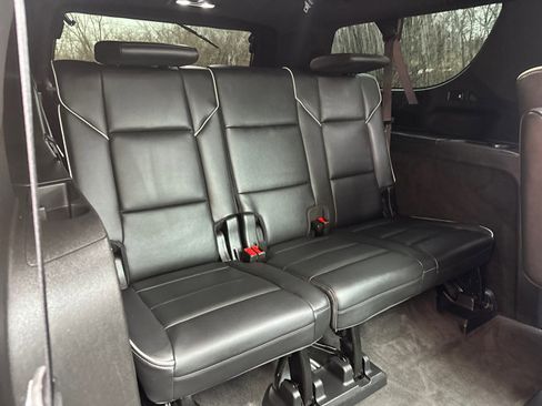 Used 2024 Cadillac Escalade ESV Sport w/ Touring Package image 35