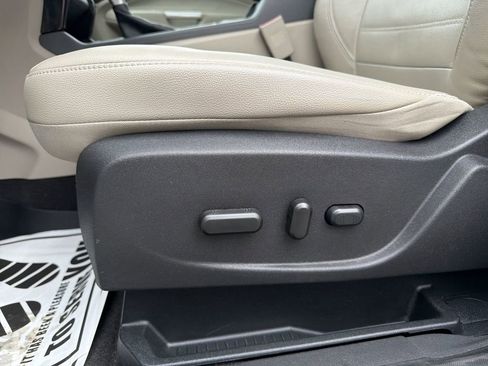 Used 2018 Ford Escape Titanium AWD/4WD image 14