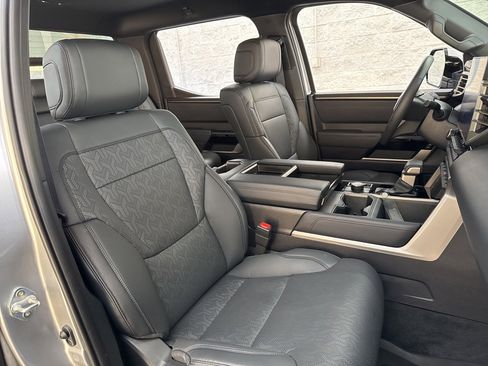 Used 2025 Toyota Tundra Limited image 52