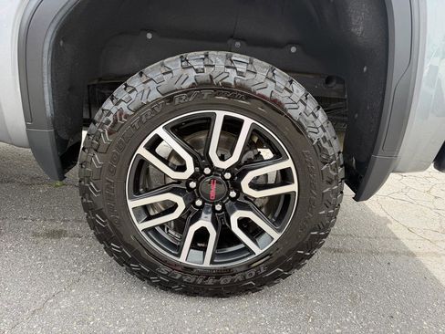 Used 2021 GMC Sierra 1500 AT4 w/ AT4 Premium Package image 11