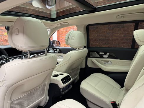 Used 2026 Mercedes-Benz GLS 450 4MATIC image 25