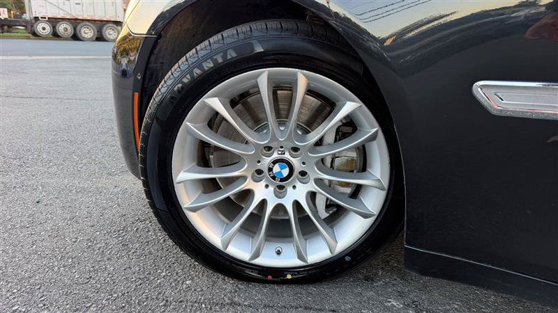 Used 2015 BMW 750i xDrive AWD/4WD image 16