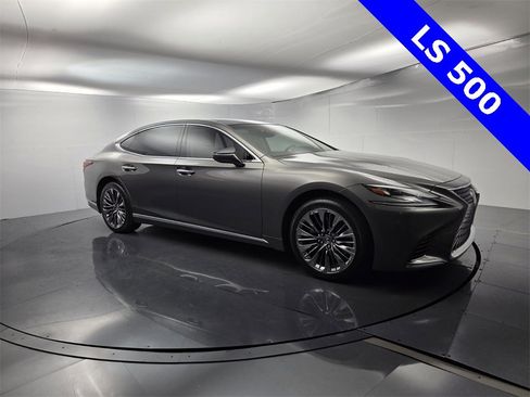 Used 2019 Lexus LS 500 image 2