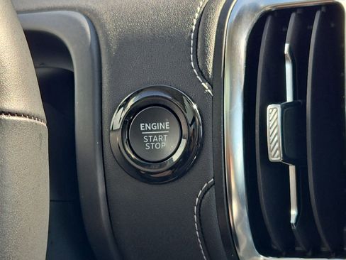 Used 2025 Ford Expedition Platinum image 21