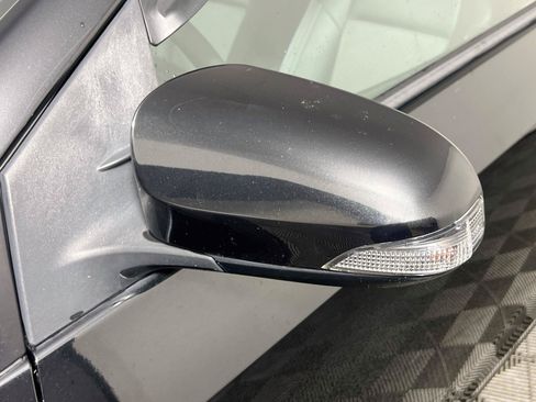 Used 2017 Toyota Corolla SE w/ Carpet Mat Package (TMS) FWD image 12