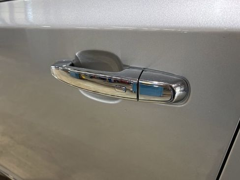 Used 2022 Chevrolet Traverse High Country image 21