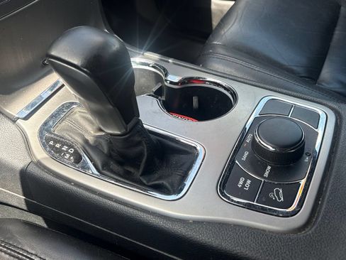 Used 2018 Jeep Grand Cherokee Limited AWD/4WD image 24