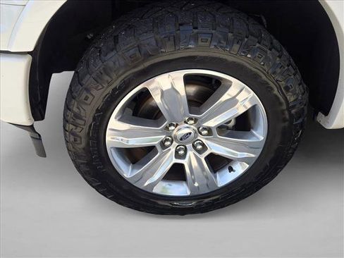 Used 2018 Ford F150 Platinum w/ Equipment Group 701A Luxury AWD/4WD image 23