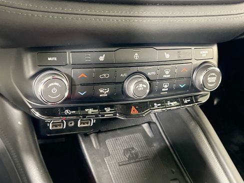 Used 2022 Dodge Durango GT image 16