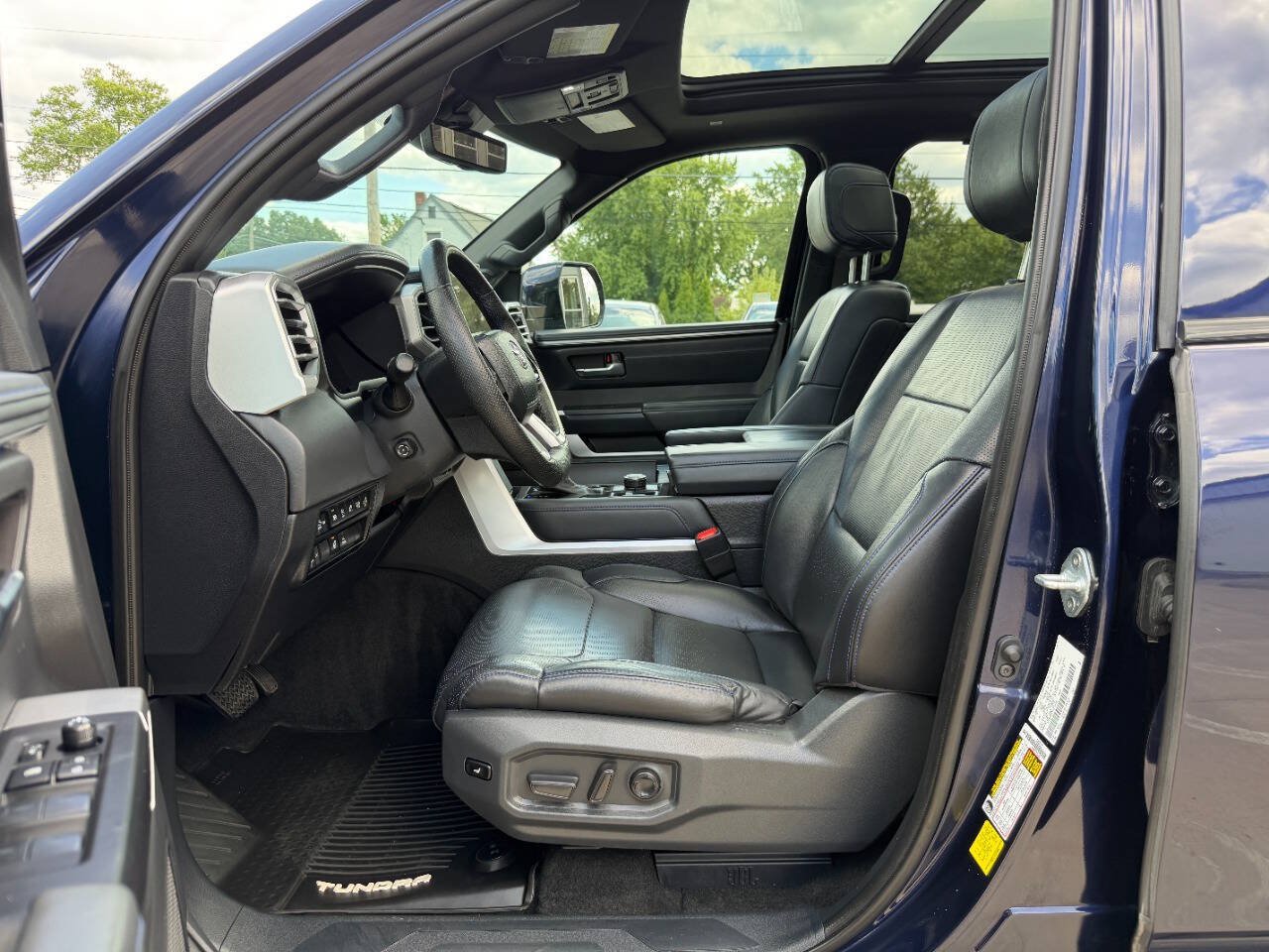 Used 2024 Toyota Tundra Platinum AWD/4WD image 33