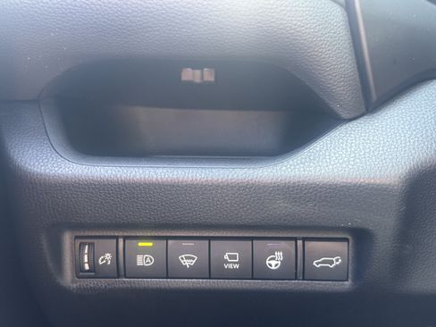 Used 2022 Toyota RAV4 XSE AWD/4WD image 38