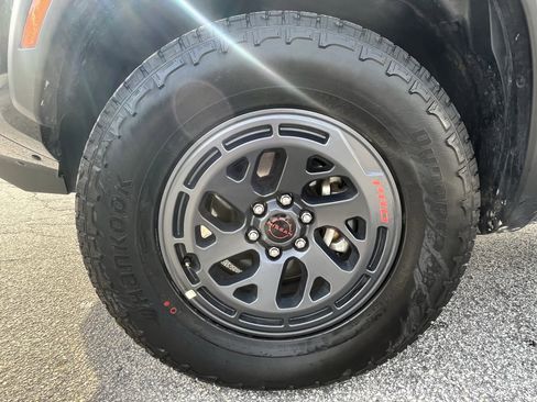 Used 2026 Nissan Frontier PRO-4X AWD/4WD image 12