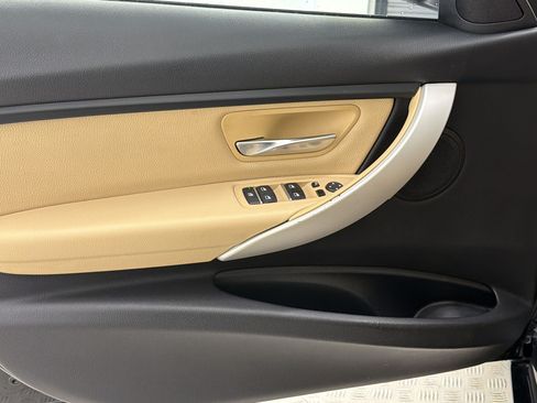 Used 2018 BMW 320i Sedan RWD image 11