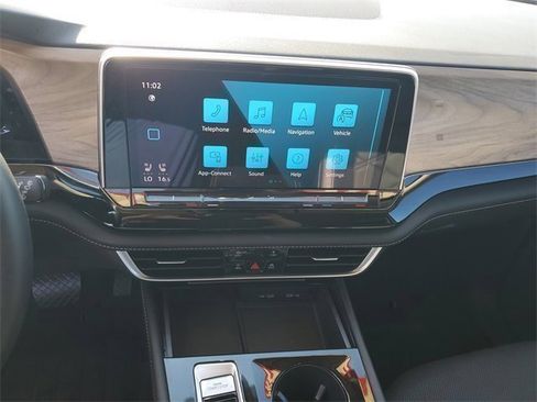 Used 2024 Volkswagen Atlas SE image 20