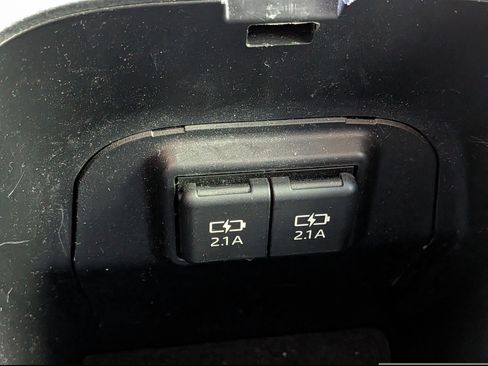 Used 2019 Toyota RAV4 XLE FWD image 32