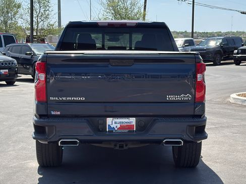 Used 2022 Chevrolet Silverado 1500 High Country w/ High Country Premium Package image 6