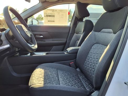 New 2025 Nissan Kicks SV w/ SV Premium Package image 8