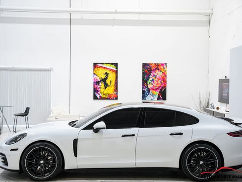 Used 2018 Porsche Panamera image 12